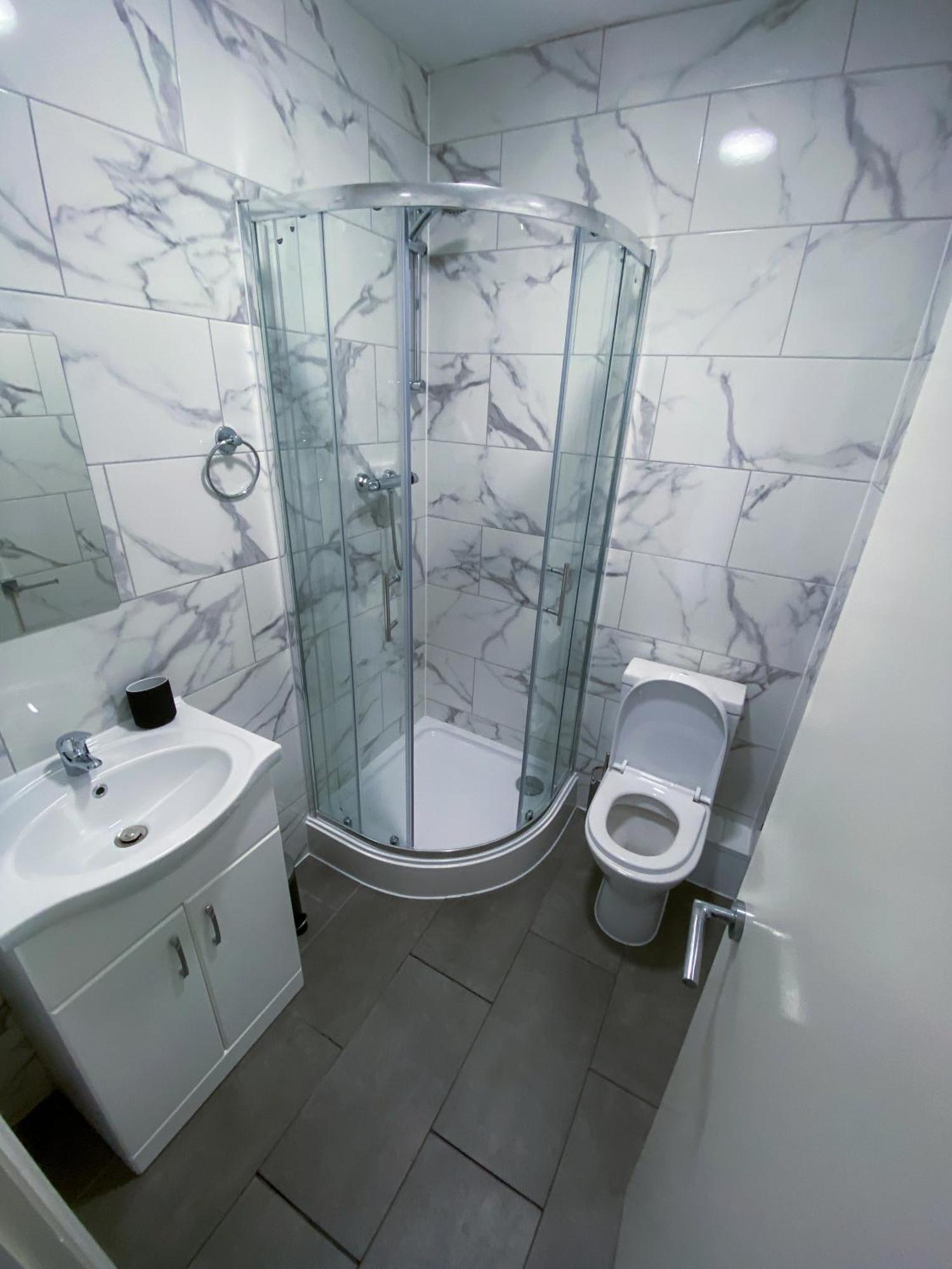 Modern 1 Bedroom Flat In Wood Green London Exterior foto