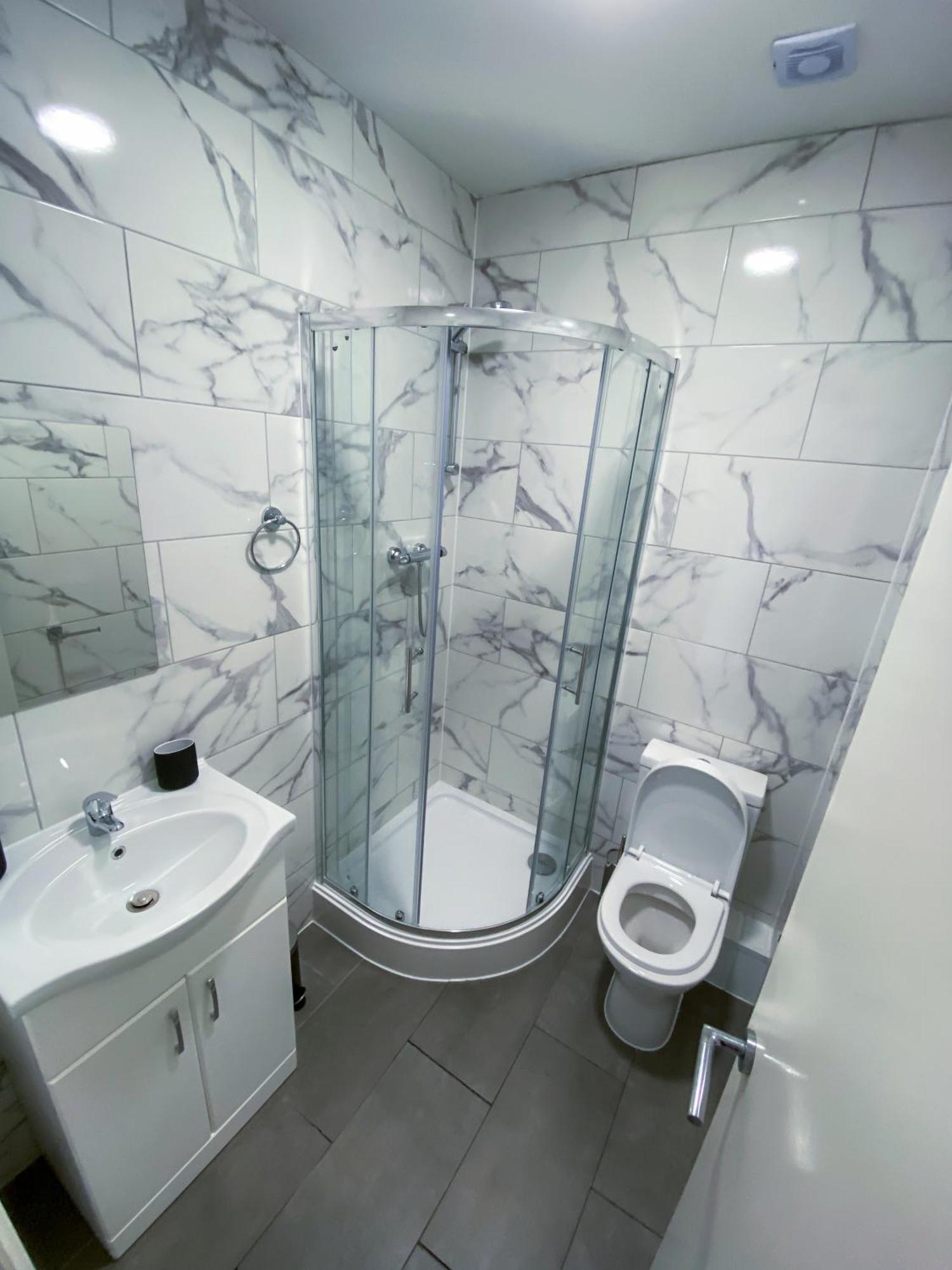 Modern 1 Bedroom Flat In Wood Green London Exterior foto
